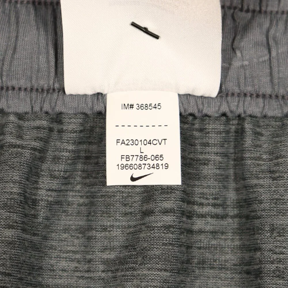 NWT Nike Men's Yoga Shorts in Gray Size Large